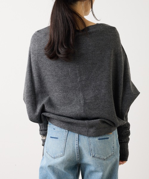 OUVRAGE CLASSE(ウヴラージュクラス)の「アームウォーマー付きポンチョニット(ニット/セーター・レディース・チャコールグレー/ブラック・FREE)」の12枚目の写真