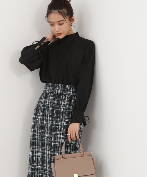 N.(N. Natural Beauty Basic)(エヌエヌナチュラルビューティーベーシック)の「◆ガルーダドビーフリルネックピンタックブラウス(シャツ/ブラウス・レディース・クリーム/ブラウン/ブラック・MEDIUM)」の15枚目の写真