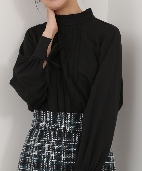 N.(N. Natural Beauty Basic)(エヌエヌナチュラルビューティーベーシック)の「◆ガルーダドビーフリルネックピンタックブラウス(シャツ/ブラウス・レディース・クリーム/ブラウン/ブラック・MEDIUM)」の13枚目の写真