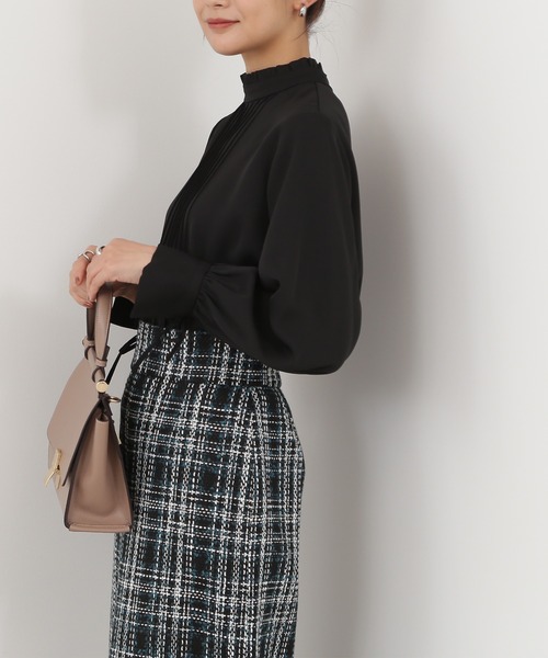 N.(N. Natural Beauty Basic)(エヌエヌナチュラルビューティーベーシック)の「◆ガルーダドビーフリルネックピンタックブラウス(シャツ/ブラウス・レディース・クリーム/ブラウン/ブラック・MEDIUM)」の8枚目の写真