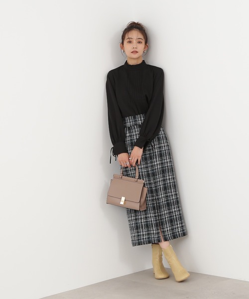 N.(N. Natural Beauty Basic)(エヌエヌナチュラルビューティーベーシック)の「◆ガルーダドビーフリルネックピンタックブラウス(シャツ/ブラウス・レディース・クリーム/ブラウン/ブラック・MEDIUM)」の9枚目の写真