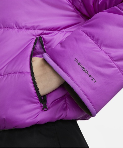 NIKE(ナイキ)の「ナイキ スポーツウェア Therma-FIT レペル ウィメンズ リバーシブル ジャケット / Nike Sportswear Therma-FIT Repel Women's Reversible Jacket<XS-2XL 展開>(ダウンジャケット/コート・レディース・ブラック/パープル・L/2XL/M/XL/S/XS)」の7枚目の写真