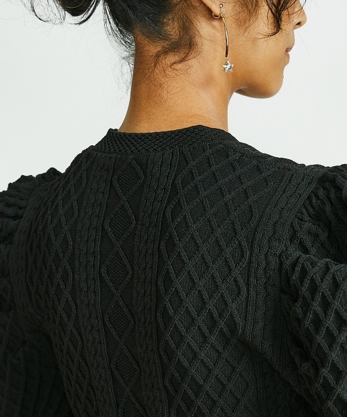 Sov.（ソブ）の「ボリュームスリーブケーブルニット（ニット/セーター