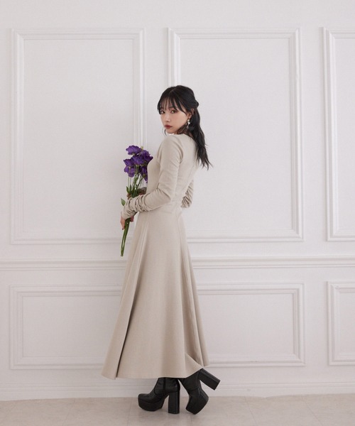 ANDGEEBEE（アンジービー）の「フィットアンドフレアリブワンピ（ワンピース・レディース・ベージュ/ブラック・MEDIUM）」の18枚目の写真