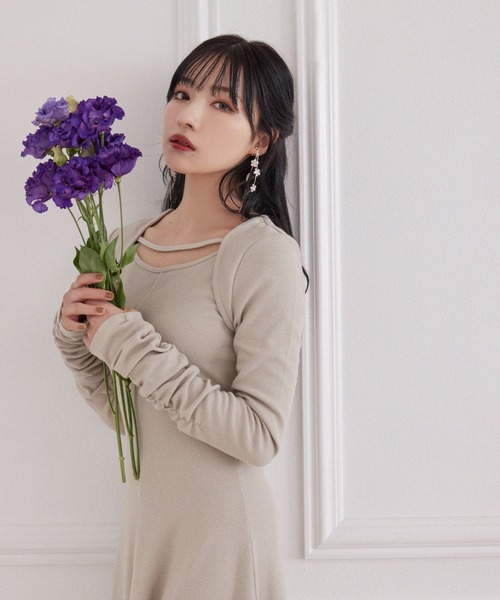 ANDGEEBEE（アンジービー）の「フィットアンドフレアリブワンピ（ワンピース・レディース・ベージュ/ブラック・MEDIUM）」の16枚目の写真