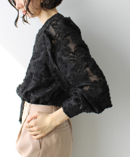 GeeRA(ジーラ)の「シャギージャカードブラウス(シャツ/ブラウス・レディース・ラベンダー/アイボリー/ブラック・SMALL/MEDIUM/LARGE/X-LARGE)」の5枚目の写真