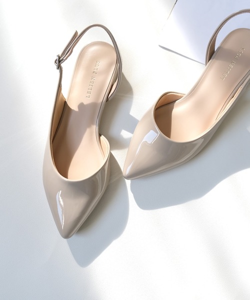 AmiAmi（アミアミ）の「ポインテッドトゥパンプス/バックストラップミュール（サンダル・レディース・シルバー/ブラック系その他/ベージュ系その他/シルバー系その他/アイボリー/グレイッシュベージュ/ブラック/ホワイト系その他/ピンクベージュ/ゴールド系その他・LL/S/M/L）」の6枚目の写真