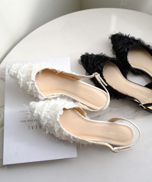 AmiAmi（アミアミ）の「ポインテッドトゥパンプス/バックストラップミュール（サンダル・レディース・シルバー/ブラック系その他/ベージュ系その他/シルバー系その他/アイボリー/グレイッシュベージュ/ブラック/ホワイト系その他/ピンクベージュ/ゴールド系その他/ホワイト系その他2/ブラック系その他3/ブラウン系その他/ブラック系その他2・LL/S/M/L）」の4枚目の写真