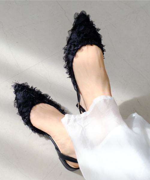 AmiAmi（アミアミ）の「ポインテッドトゥパンプス/バックストラップミュール（サンダル・レディース・シルバー/ブラック系その他/ベージュ系その他/シルバー系その他/アイボリー/グレイッシュベージュ/ブラック/ホワイト系その他/ピンクベージュ/ゴールド系その他/ホワイト系その他2/ブラック系その他3/ブラウン系その他/ブラック系その他2・LL/S/M/L）」の7枚目の写真