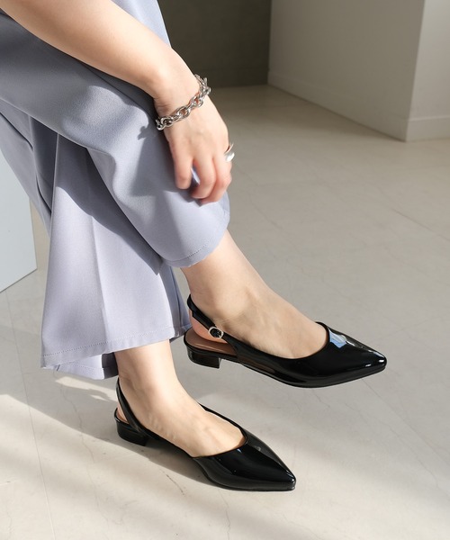 AmiAmi（アミアミ）の「ポインテッドトゥパンプス/バックストラップミュール（サンダル・レディース・シルバー/ブラック系その他/ベージュ系その他/シルバー系その他/アイボリー/グレイッシュベージュ/ブラック/ホワイト系その他/ピンクベージュ/ゴールド系その他・LL/S/M/L）」の15枚目の写真