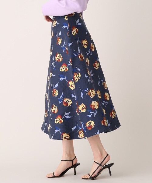 UNTITLED（アンタイトル）の「◇【1枚で華やか】ローズジャカード