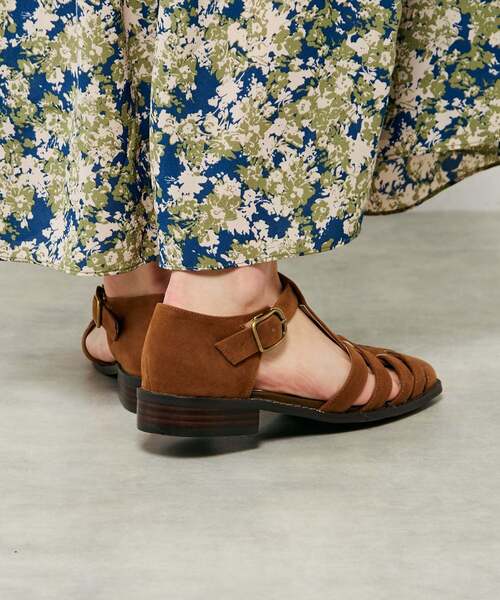 MELROSE claire（メルローズ クレール）の「【“きちんと感”もある大人のグルカサンダル】（サンダル・レディース・アイボリー/ブラック/キャメル・3/2/4）」の13枚目の写真