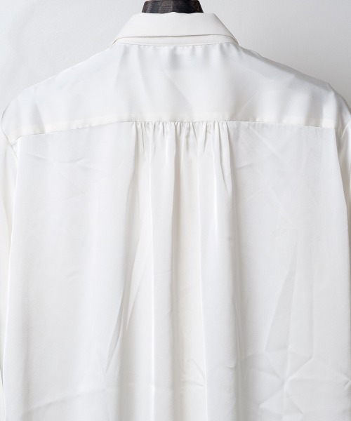 Buffalo Bobs(バッファローボブズ)の「TOROMI-RUFFLE(トロミ-ラッフル) とろみ ラッフル サテン シャツ(シャツ/ブラウス・メンズ・ホワイト/ブラック・1-2/2-3)」の8枚目の写真