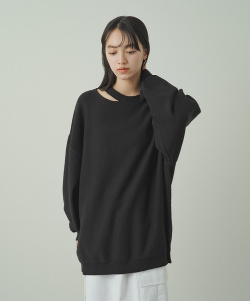 earthy（アーシー）の「デザインネックニット（ニット/セーター・レディース・グレー/オフホワイト/ブラック・FREE）」の2枚目の写真