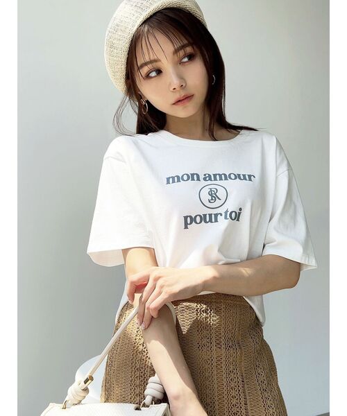 RESEXXY(リゼクシー)の「エンブレムロゴTシャツ(Tシャツ/カットソー・レディース・ベージュ/ブラック/ホワイト・FREE)」の1枚目の写真