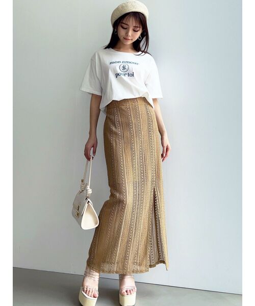 RESEXXY(リゼクシー)の「エンブレムロゴTシャツ(Tシャツ/カットソー・レディース・ベージュ/ブラック/ホワイト・FREE)」の7枚目の写真