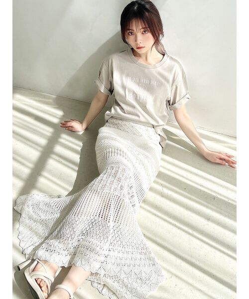 RESEXXY(リゼクシー)の「エンブレムロゴTシャツ(Tシャツ/カットソー・レディース・ベージュ/ブラック/ホワイト・FREE)」の9枚目の写真
