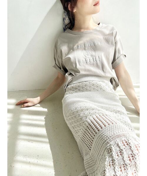 RESEXXY(リゼクシー)の「エンブレムロゴTシャツ(Tシャツ/カットソー・レディース・ベージュ/ブラック/ホワイト・FREE)」の10枚目の写真