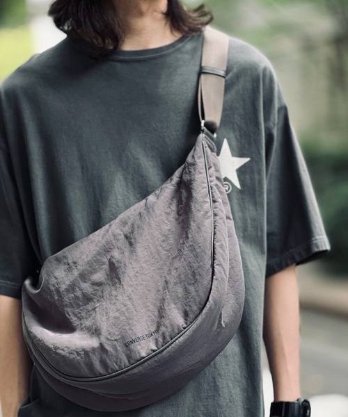 CONVERSE TOKYO（コンバーストウキョウ）の「NYLON PADDED SHOULDER BAG (LARGE)（ショルダーバッグ・レディース・ホワイト/チャコールグレー/ブラック・FREE）」の18枚目の写真