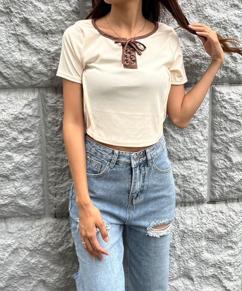 GLAMOROUS JANE(グラマラスジェーン)の「配色パイピングレースアップTシャツ(Tシャツ/カットソー・レディース・ブラック/ホワイト/アイボリー・FREE)」の5枚目の写真