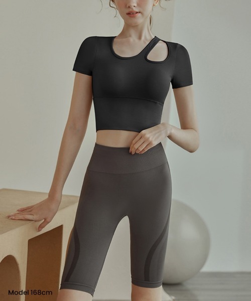 SAISON DE PAPILLON（セゾンドパピヨン）の「カップ付クロップド丈トップ ヨガブラ（スポーツブラ・レディース・ブラック/ベージュ/ブルー/ピンク/グリーン・L/M/XL）」の12枚目の写真