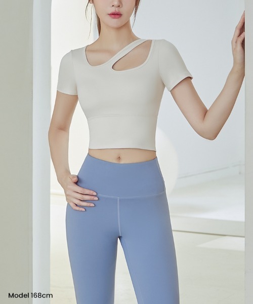 SAISON DE PAPILLON（セゾンドパピヨン）の「カップ付クロップド丈トップ ヨガブラ（スポーツブラ・レディース・ブラック/ベージュ/ブルー/ピンク/グリーン・L/M/XL）」の7枚目の写真