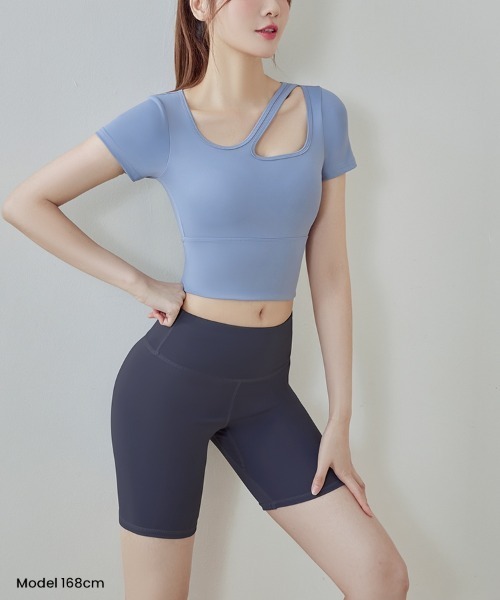 SAISON DE PAPILLON（セゾンドパピヨン）の「カップ付クロップド丈トップ ヨガブラ（スポーツブラ・レディース・ブラック/ベージュ/ブルー/ピンク/グリーン・L/M/XL）」の8枚目の写真