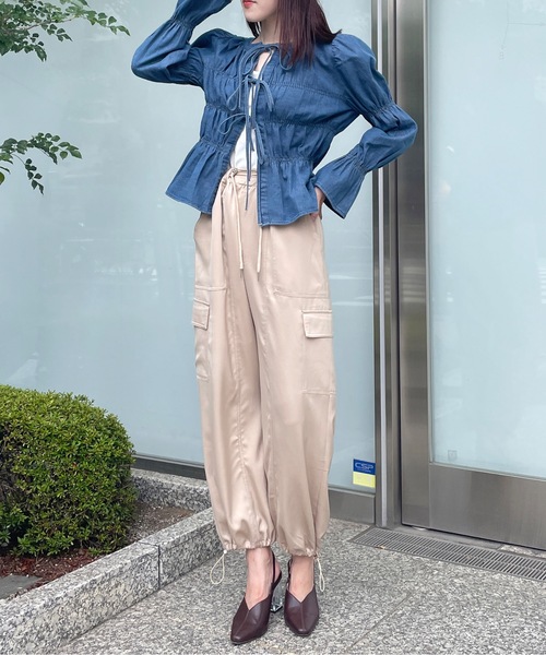 one way(ワンウェイ)の「デニムシャーリングブラウス(シャツ/ブラウス・レディース・ダークブルー/ブラック/ベージュ・FREE)」の12枚目の写真