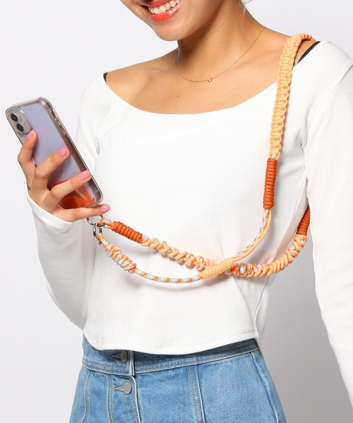 FOREVER 21(フォーエバー トゥエンティーワン)の「ミックスコードモバイルストラップ(スマホグッズ・レディース・イエロー/ピンク/ブルー/ブラウン/パープル/グリーン/オレンジ/グレー/ブラック/ピンク系その他/ネイビー/オフホワイト/レッド・FREE)」の5枚目の写真