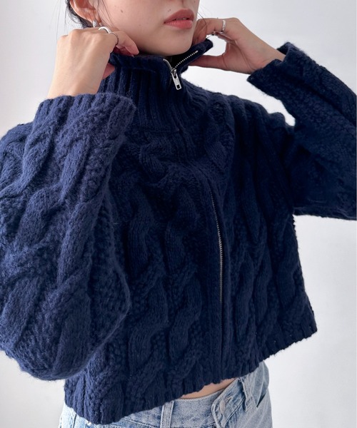 EPIMI E'PIMMY(エピミエピミー)の「【ハンドウォッシャブル】ケーブルジップカーディガン(カーディガン/ボレロ・レディース・ピンクベージュ/杢グレー/オフホワイト/ダークブルー・MEDIUM)」の3枚目の写真