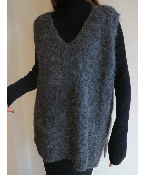 TRUNC（トランクエイティーエイト）の「Fluffy Soft Knit Vest（ベスト・レディース・グレー/チャコールグレー・FREE）」の16枚目の写真
