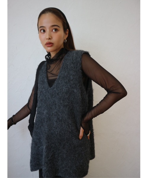 TRUNC（トランクエイティーエイト）の「Fluffy Soft Knit Vest（ベスト・レディース・グレー/チャコールグレー・FREE）」の18枚目の写真