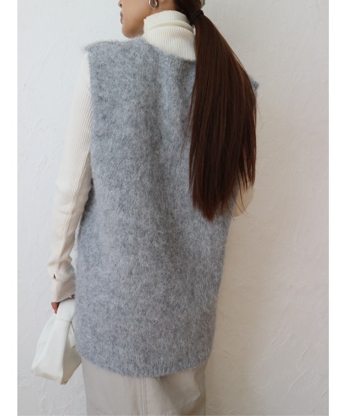TRUNC（トランクエイティーエイト）の「Fluffy Soft Knit Vest（ベスト・レディース・グレー/チャコールグレー・FREE）」の4枚目の写真