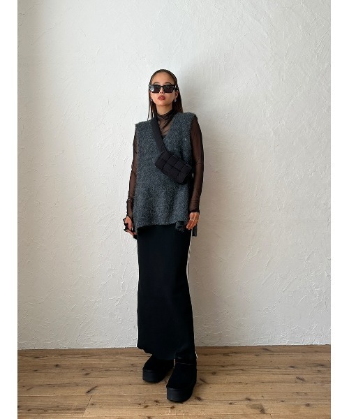 TRUNC（トランクエイティーエイト）の「Fluffy Soft Knit Vest（ベスト・レディース・グレー/チャコールグレー・FREE）」の6枚目の写真