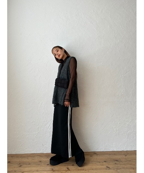 TRUNC（トランクエイティーエイト）の「Fluffy Soft Knit Vest（ベスト・レディース・グレー/チャコールグレー・FREE）」の7枚目の写真