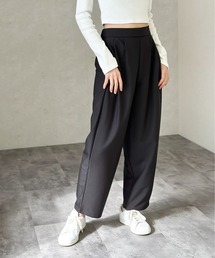 タックパンツ