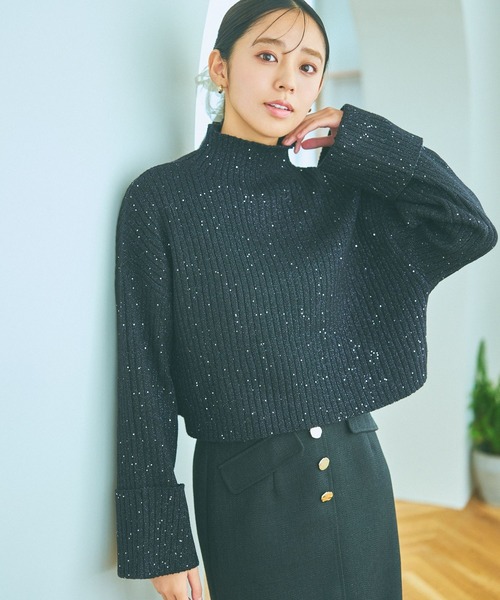 mysty woman（ミスティウーマン）の「スパンコールラメリブニット 988038（ニット/セーター・レディース・ライトグリーン/ブラック/オフホワイト/グレイッシュブルー・FREE）」の9枚目の写真