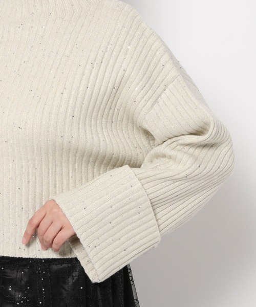 mysty woman（ミスティウーマン）の「スパンコールラメリブニット 988038（ニット/セーター・レディース・ライトグリーン/ブラック/オフホワイト/グレイッシュブルー・FREE）」の20枚目の写真