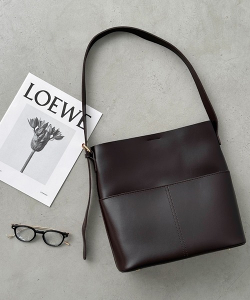 MYMOOD.（マイムード）の「pocket square tote bag／外ポケットスクエアPUトートバッグ（トートバッグ・レディース・ブラック/ブラウン/ダークブラウン/グレイッシュベージュ/アイボリー・FREE）」の3枚目の写真