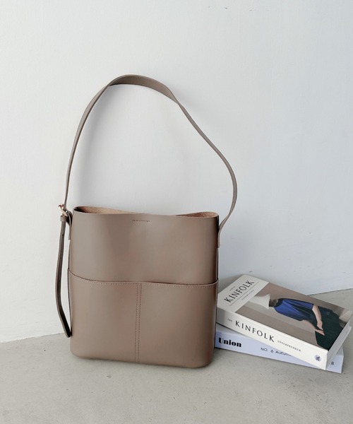 MYMOOD.（マイムード）の「pocket square tote bag／外ポケットスクエアPUトートバッグ（トートバッグ・レディース・ブラック/ブラウン/ダークブラウン/グレイッシュベージュ/アイボリー・FREE）」の8枚目の写真