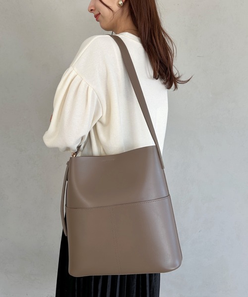 MYMOOD.（マイムード）の「pocket square tote bag／外ポケットスクエアPUトートバッグ（トートバッグ・レディース・ブラック/ブラウン/ダークブラウン/グレイッシュベージュ/アイボリー・FREE）」の16枚目の写真