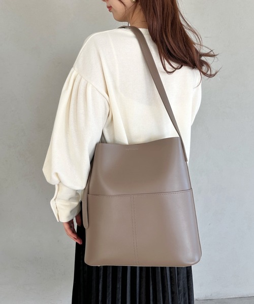 MYMOOD.（マイムード）の「pocket square tote bag／外ポケットスクエアPUトートバッグ（トートバッグ・レディース・ブラック/ブラウン/ダークブラウン/グレイッシュベージュ/アイボリー・FREE）」の15枚目の写真