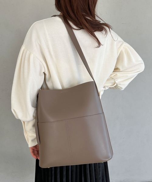 MYMOOD.（マイムード）の「pocket square tote bag／外ポケットスクエアPUトートバッグ（トートバッグ・レディース・ブラック/ブラウン/ダークブラウン/グレイッシュベージュ/アイボリー・FREE）」の14枚目の写真