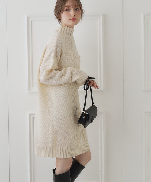 couture brooch（クチュールブローチ）の「◆【チュニックでも着られる】ケーブルニットワンピース（ワンピース・レディース・オフホワイト/ベージュ/ピンク系/サックスブルー・38/40/42）」の10枚目の写真