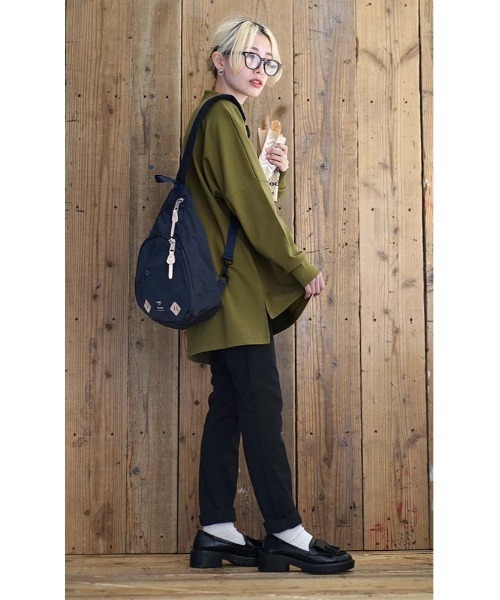 anello(アネロ)の「URBAN O.D CROSS BODY BAG(ボディバッグ/ウエストポーチ・レディース・グレー/カーキ/ネイビー/レッド/ブラック・-)」の9枚目の写真