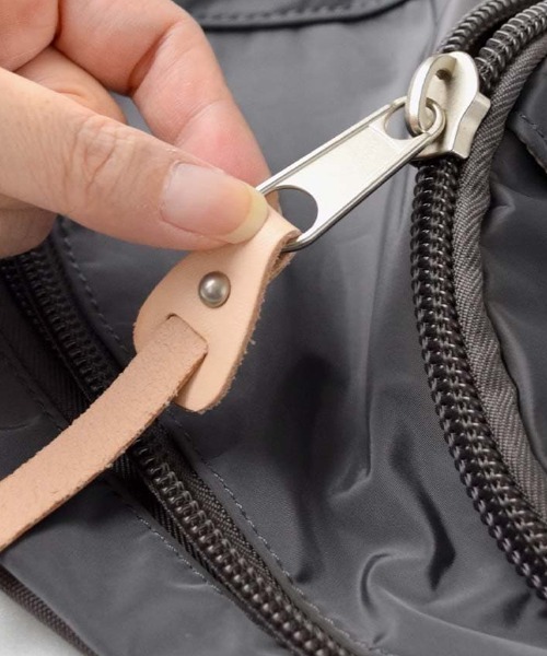 anello(アネロ)の「URBAN O.D CROSS BODY BAG(ボディバッグ/ウエストポーチ・レディース・グレー/カーキ/ネイビー/レッド/ブラック・-)」の15枚目の写真