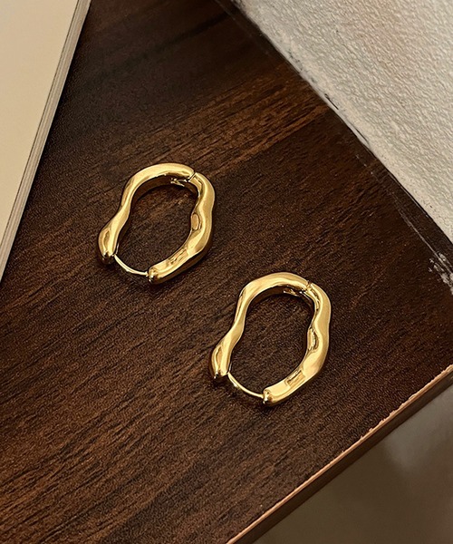 LA VORAGINE（ラ ヴォラジネ）の「フープピアス（ピアス（両耳用）・レディース・ゴールド/シルバー・FREE）」の5枚目の写真