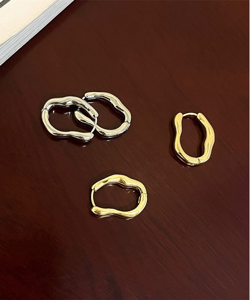 LA VORAGINE（ラ ヴォラジネ）の「フープピアス（ピアス（両耳用）・レディース・ゴールド/シルバー・FREE）」の7枚目の写真