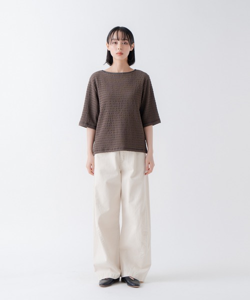 kha:ki(カーキ)の「「KHA:KI/カーキ」ウェイビーショートスリーブトップス(Tシャツ/カットソー・レディース・ブラウン/キナリ・1)」の13枚目の写真