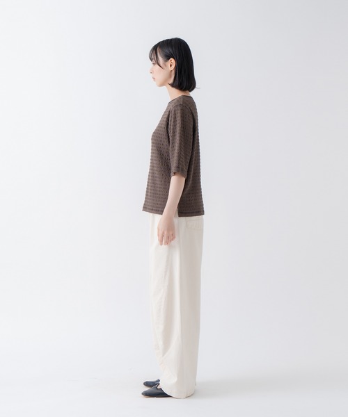kha:ki(カーキ)の「「KHA:KI/カーキ」ウェイビーショートスリーブトップス(Tシャツ/カットソー・レディース・ブラウン/キナリ・1)」の14枚目の写真